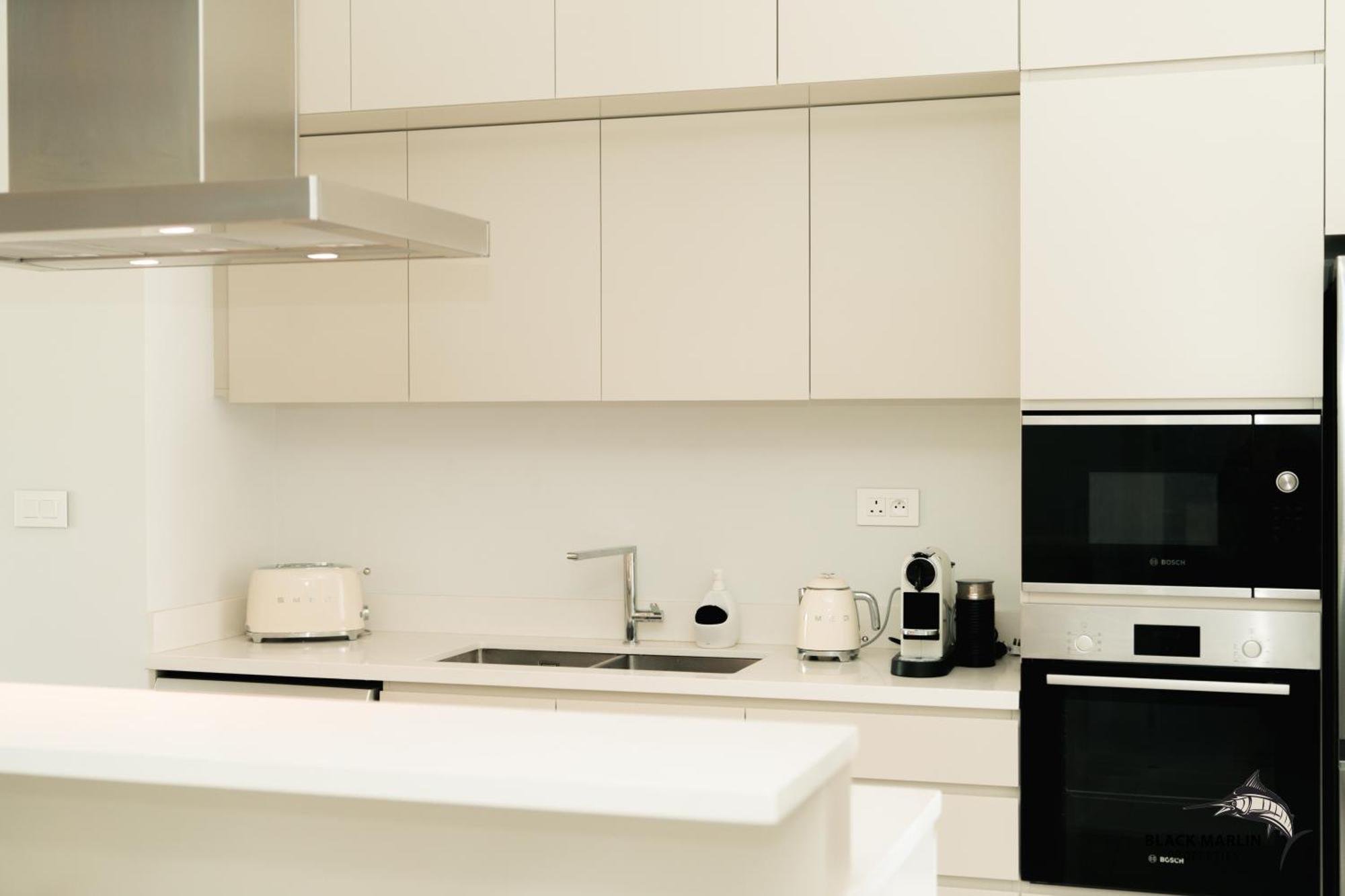 Black Marlin Apartments بيريبير المظهر الخارجي الصورة