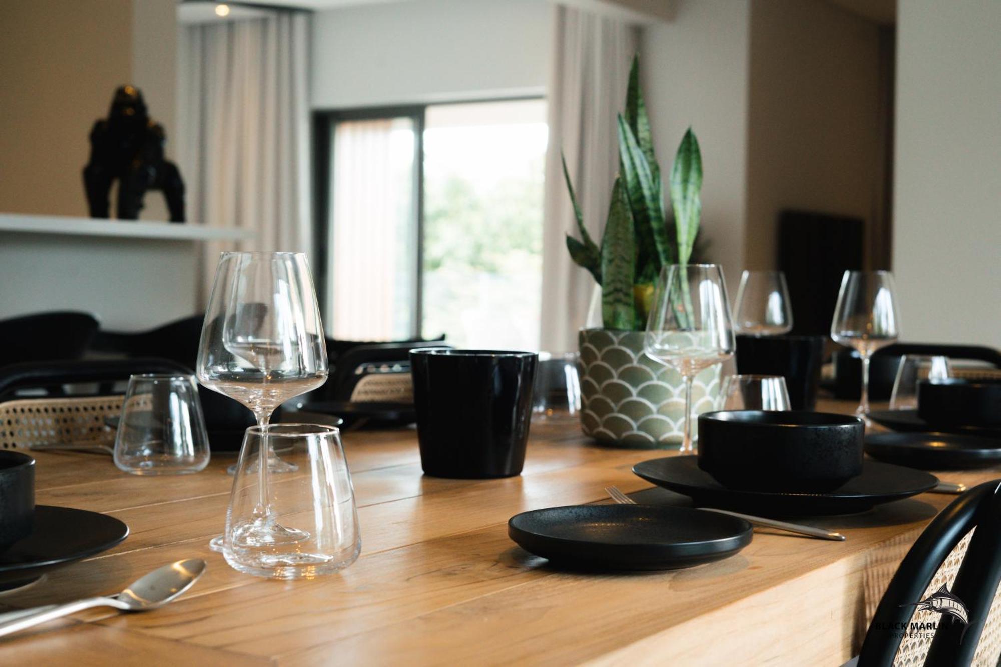 Black Marlin Apartments بيريبير المظهر الخارجي الصورة
